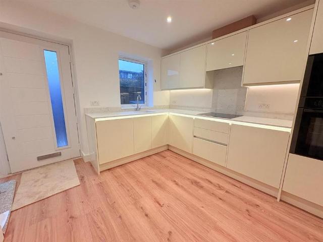 House for sale in Tricketts Cross, Ferndown