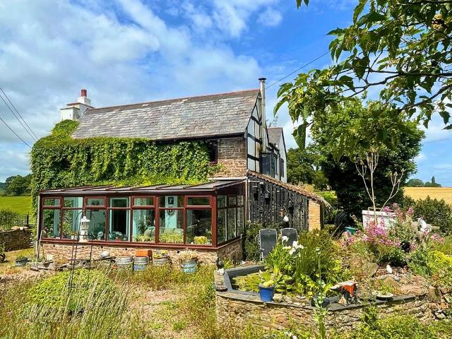 House for sale in Llancloudy