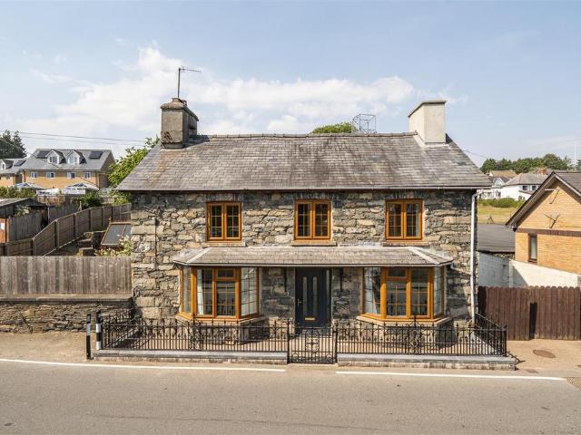House for sale in Rhayader, Wales