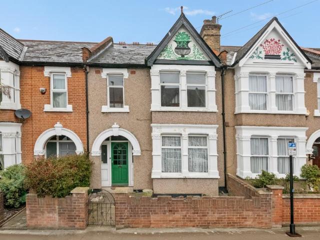 House for sale in London Borough of Ealing, Hanwell