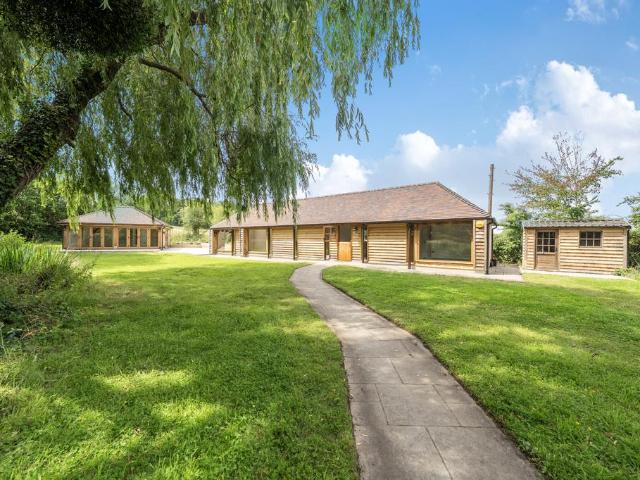 House for sale in The Butts, Kent