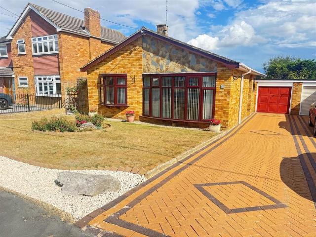 Bungalow for sale in Barling, Essex