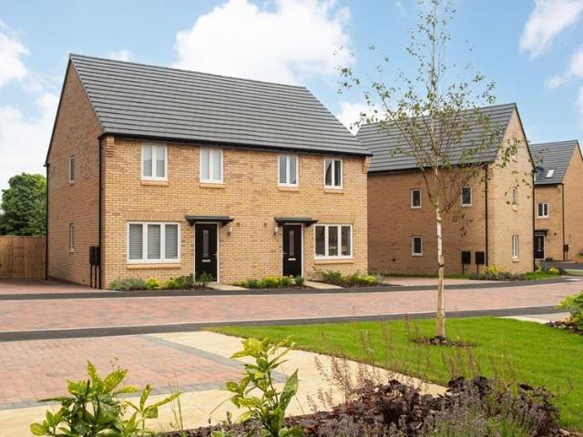 House for sale in Priors Hall Park, Weldon