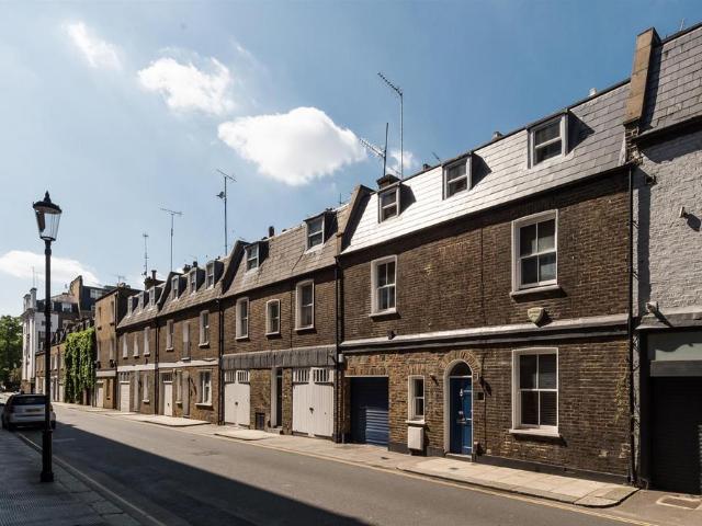 House for sale in Kensington, Greater London