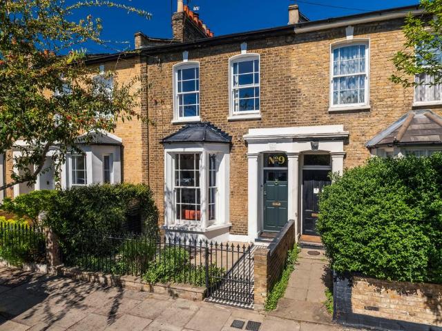 House for sale in Dalston, Greater London