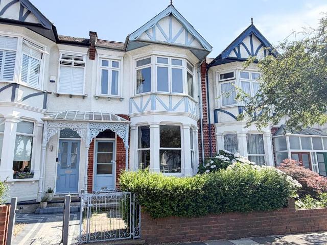 House for sale in Golders Green, Greater London