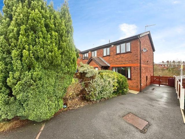 House for sale in Nuttall, Bury