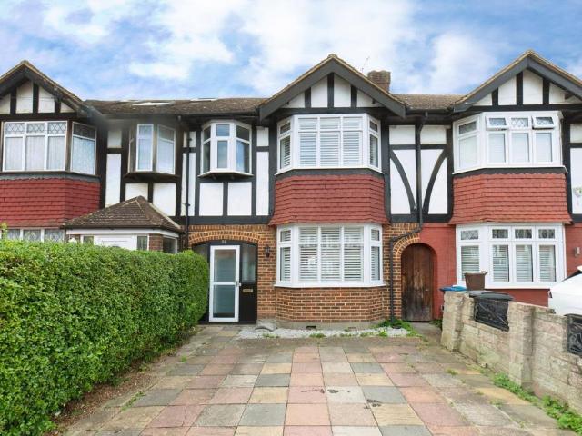House for sale in Hook, Greater London