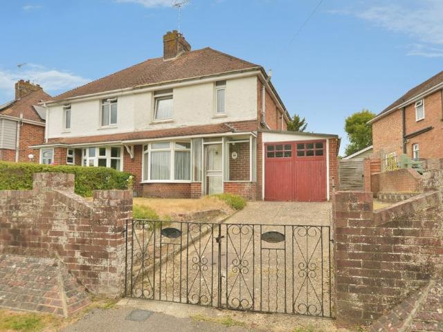 House for sale in Willesborough, Bridgefield