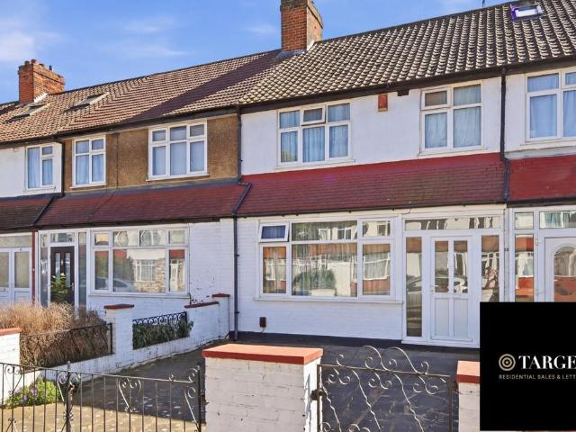 House for sale in Ponders End, Greater London