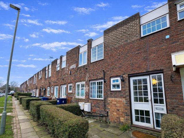 House for sale in Mill Hill, Greater London