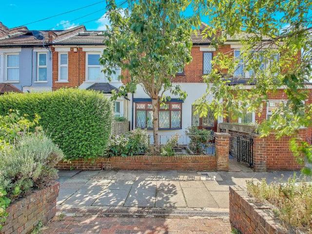 House for sale in Finchley, Greater London