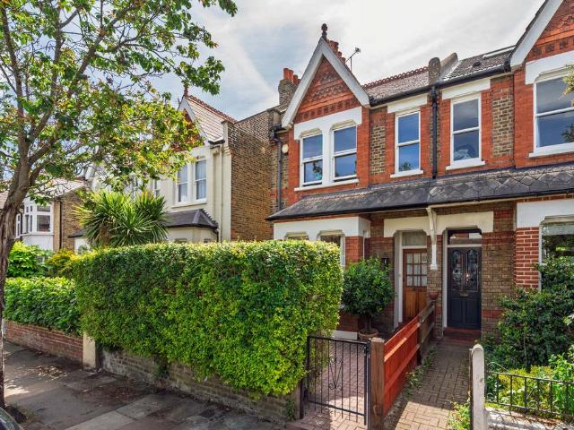 House for sale in London Borough of Ealing, Hanwell