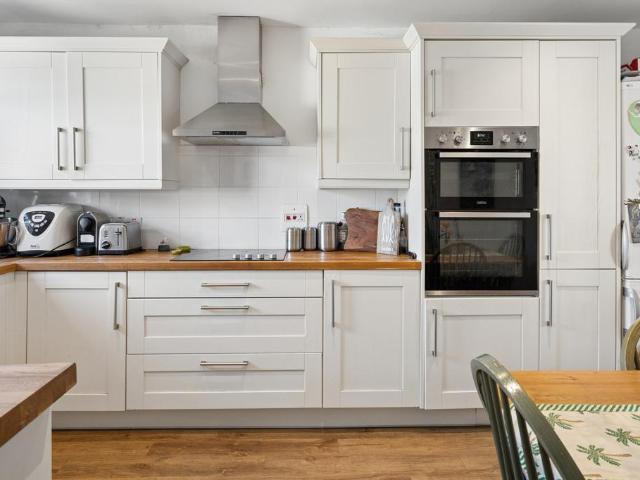 House for sale in Ashlyns Estate, Pouchen End