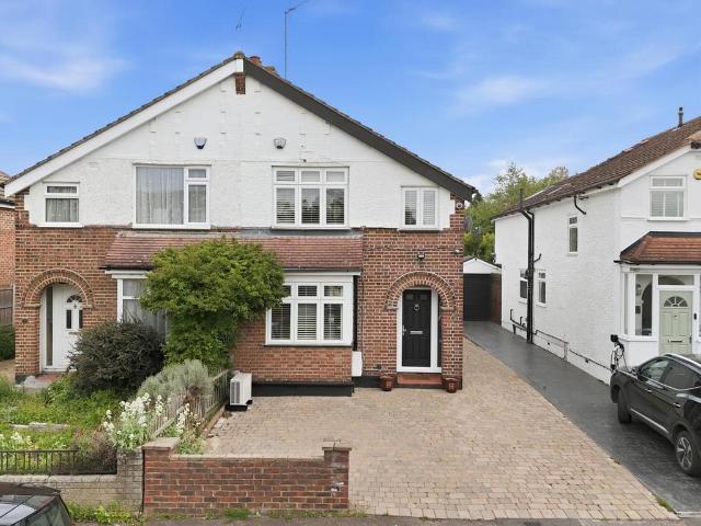House for sale in Lambourne, Epping