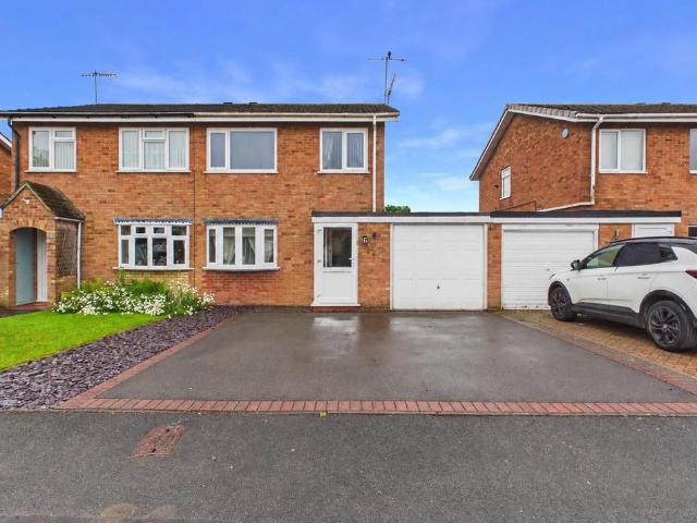 House for sale in Crookhill, Worcestershire