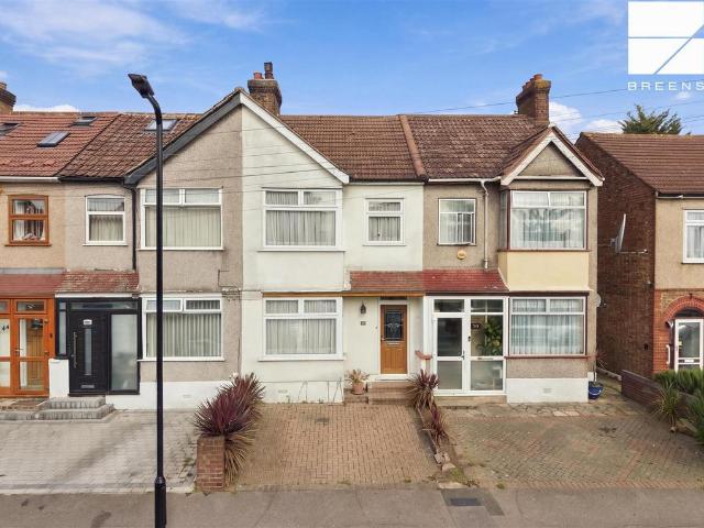 House for sale in South Chingford, Greater London