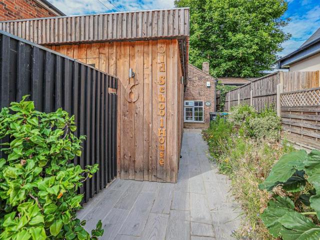House for sale in Pouchen End, Hertfordshire