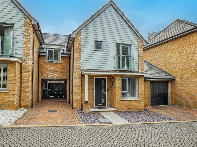 House for sale in Pouchen End, Hertfordshire