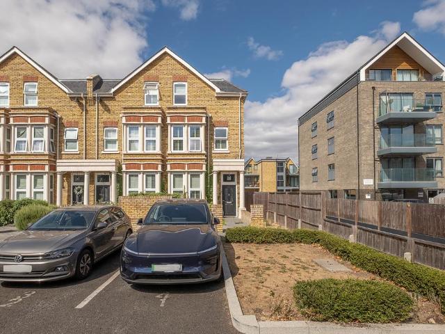 House for sale in Surbiton, Greater London