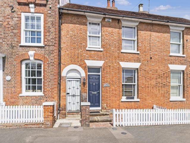 House for sale in Cranbrook & Sissinghurst, Sandown Park