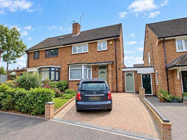 House for sale in Kingswood, Watford