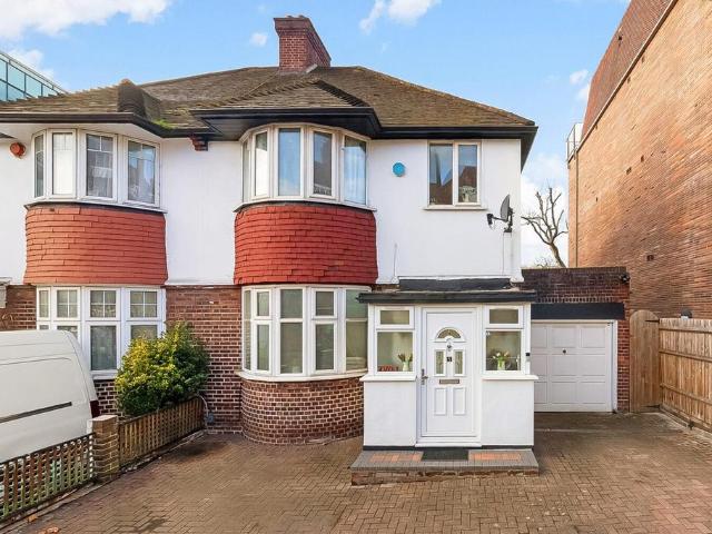 House for sale in East Dulwich, Greater London