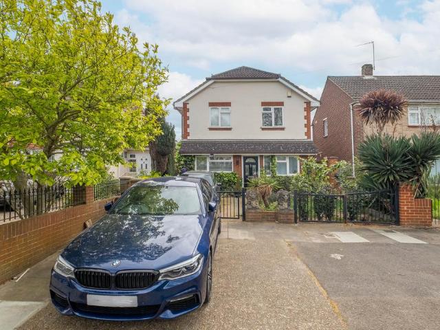 House for sale in Whitton, Greater London