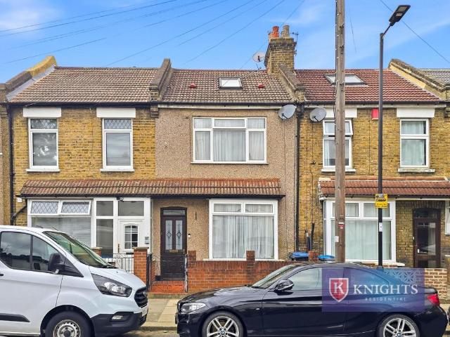 House for sale in Lower Edmonton, Greater London