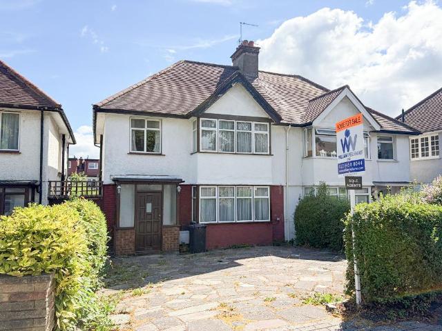 House for sale in Golders Green, Greater London