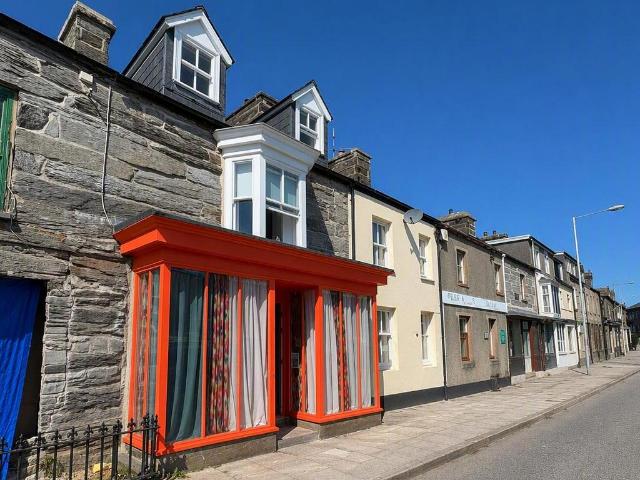 House for sale in Porthmadog