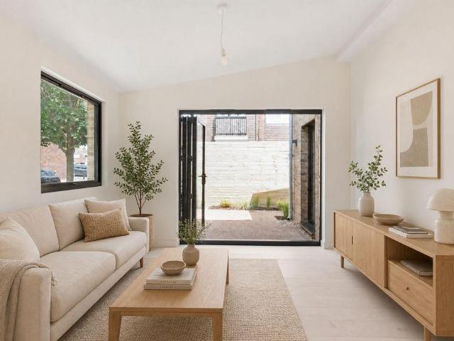 Bungalow for sale in London Borough of Lewisham, Greater London