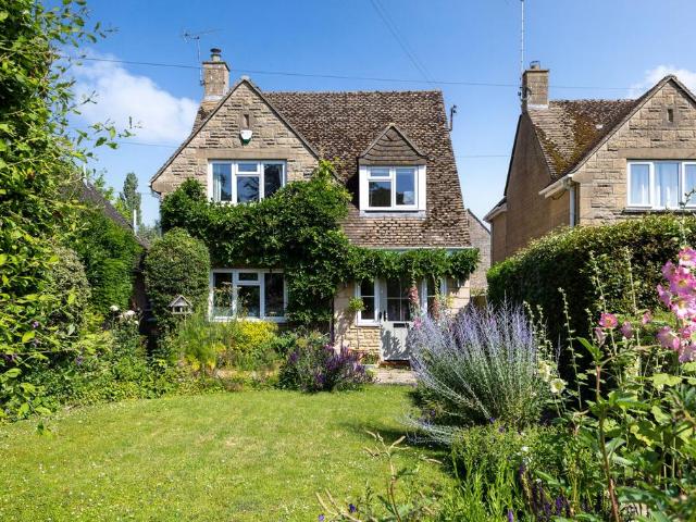 House for sale in Fossebridge, Gloucestershire