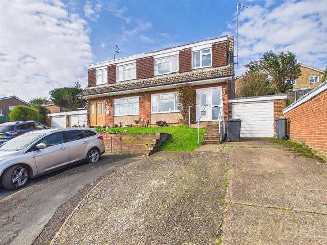 House for sale in London Borough of Croydon, Selsdon