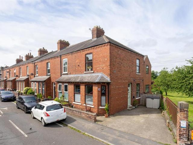 House for sale in High Field, York