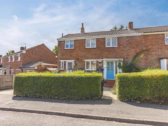 House for sale in Windsor, Clewer Green