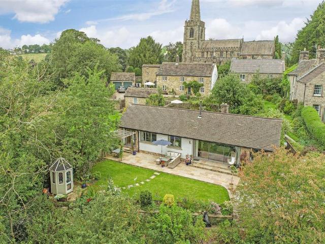 House for sale in Froggatt, East Midlands