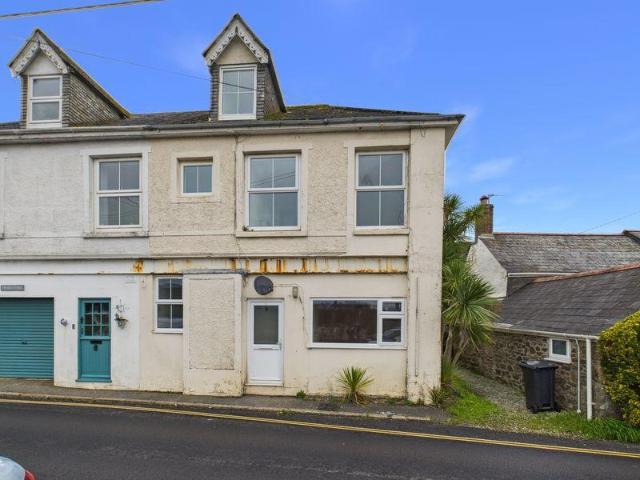 House for sale in Crowlas, Cornwall