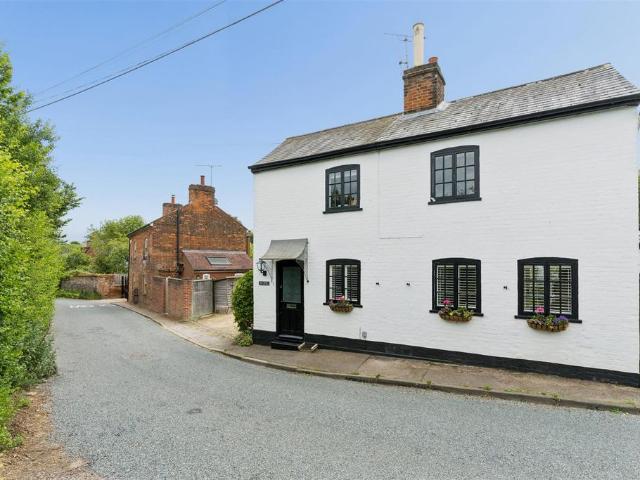 House for sale in King's Walden, Hertfordshire