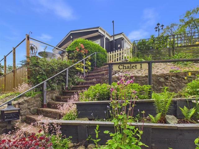 House for sale in Llangyniew, Wales