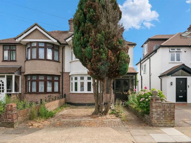 House for sale in London Borough of Hounslow, Heston