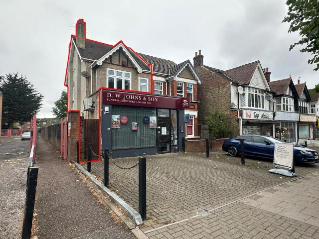 House for sale in Chingford, Greater London