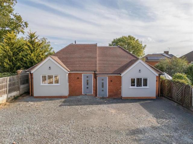 Bungalow for sale in Fairlop, Greater London