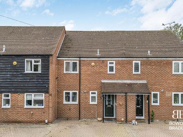 House for sale in Chigwell, Epping
