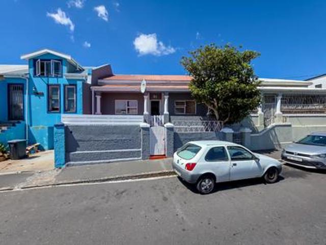 House for sale in Cape Town, Western Cape