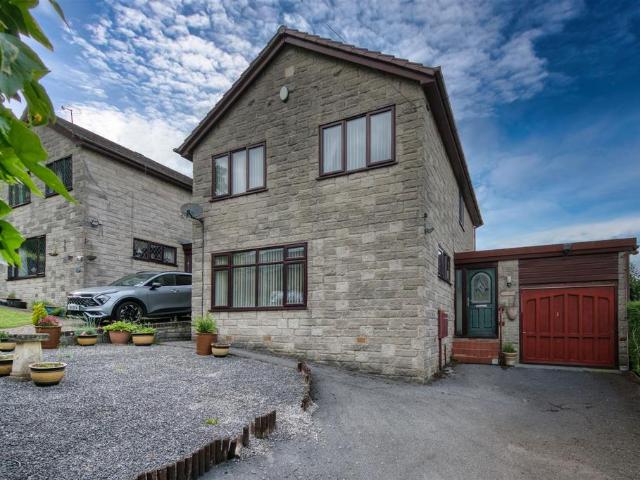 House for sale in Froggatt, East Midlands