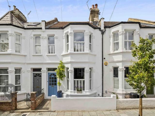 House for sale in Earlsfield, Greater London