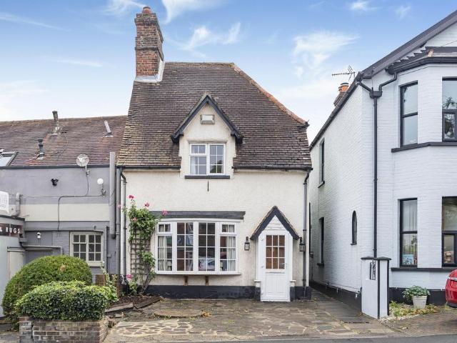 House for sale in Pachesham Park, Surrey
