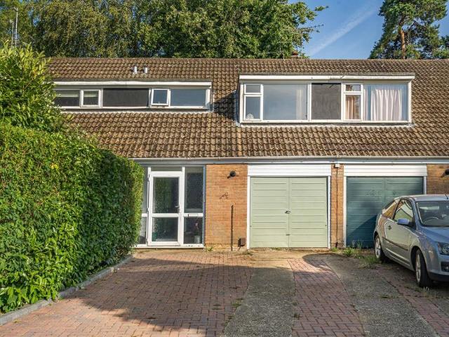 House for sale in Pachesham Park, Surrey