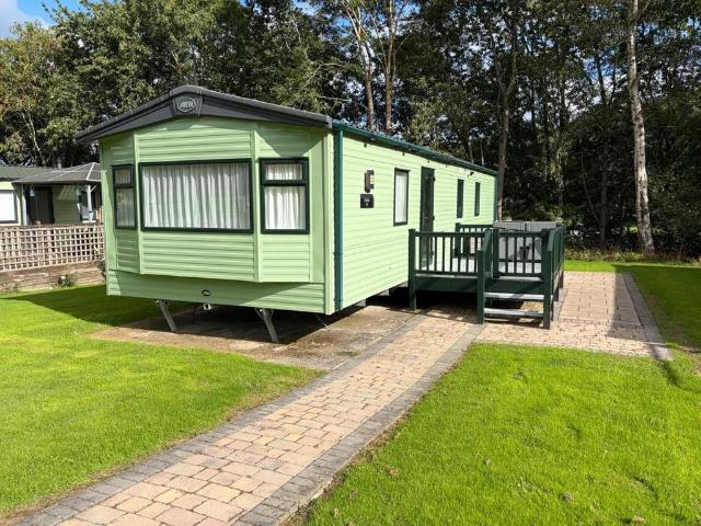 House for sale in Pentre'r Beirdd, Groes-lwyd